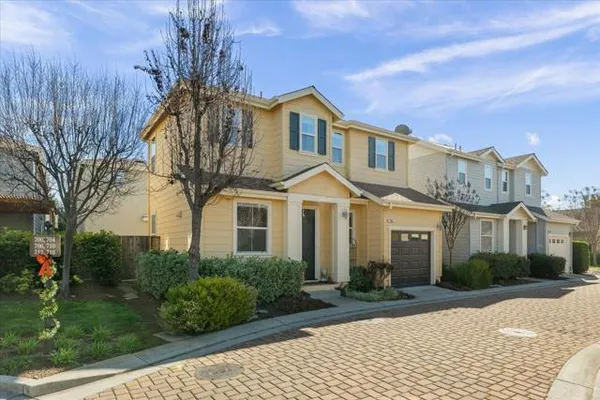 704 TENNYSON DR