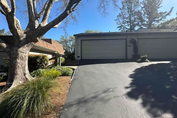 1827 HOLLAND DR