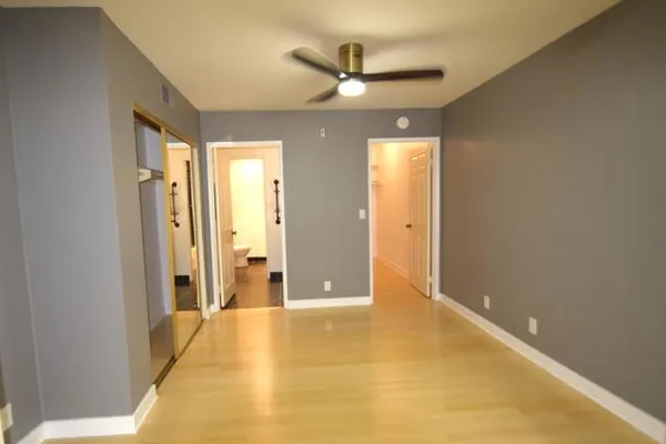 1355 N SIERRA BONITA AVE 204