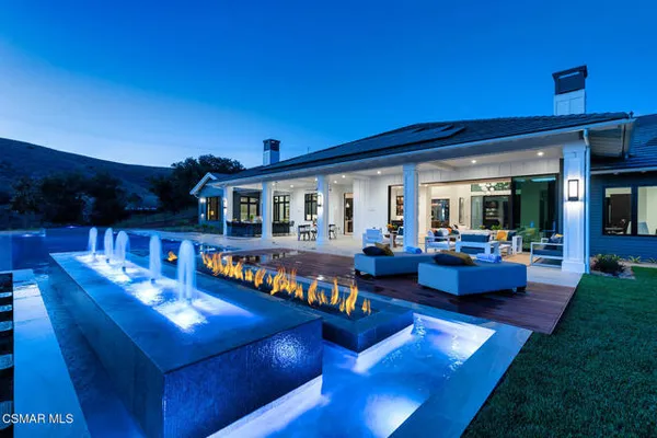 2111 HIGH KNOLL CIR