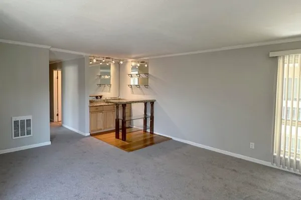 77 FAIRMOUNT AVE 220
