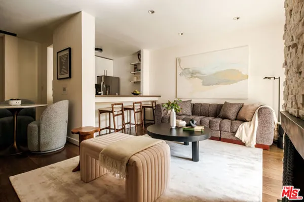 141 S CLARK DR 404