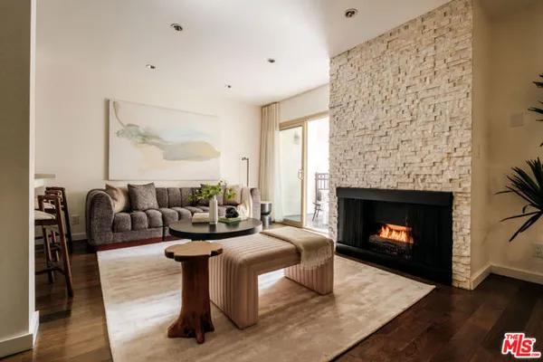 141 S CLARK DR 404