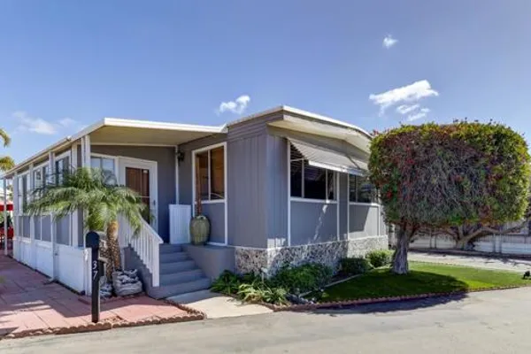 4388 CENTRAL AVE SPC 37