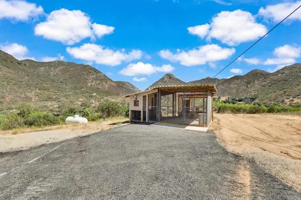 1661 BARRETT LAKE RD