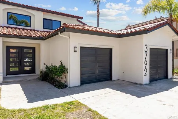 3792 VISTA PT