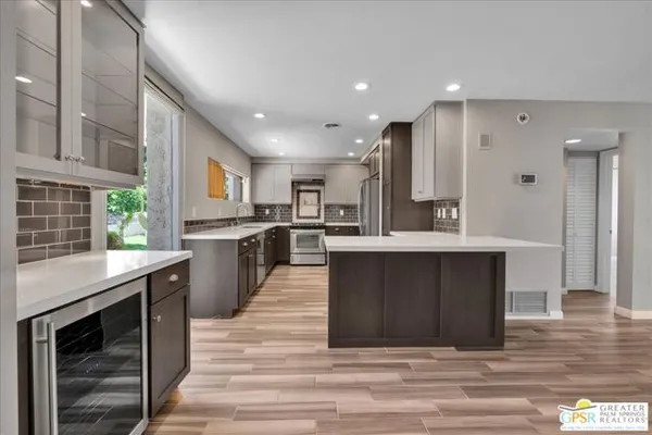 261 E LA VERNE WAY B