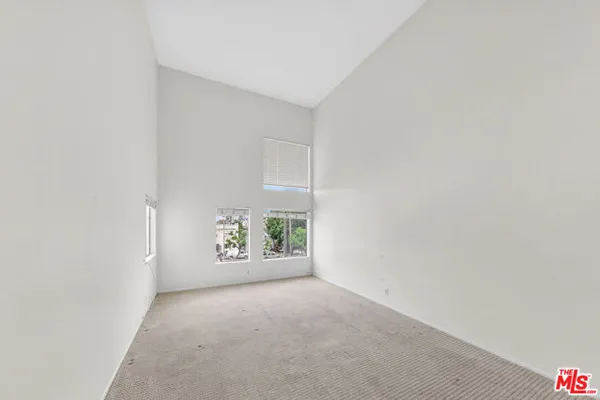 1118 VALENCIA ST 310