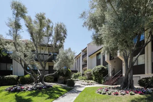 226 W EDITH AVE 20