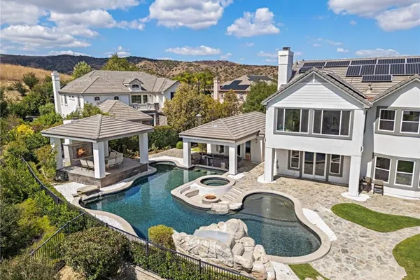 3111 GARDENIA LN