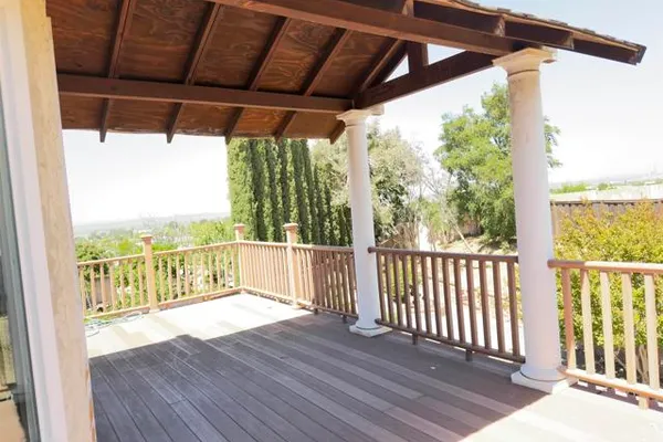 10 LIVE OAK CT
