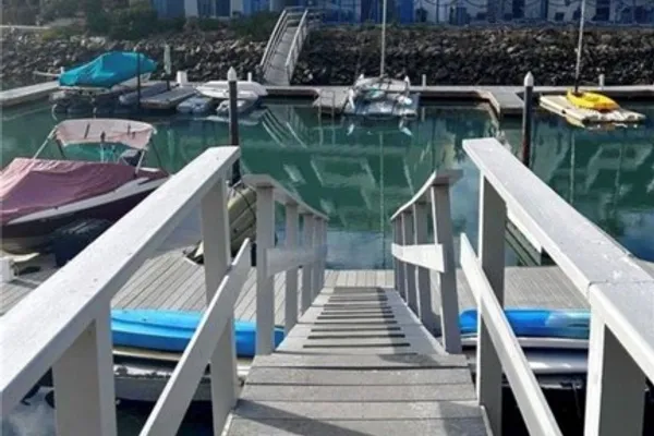 4705 MARINA DR 4