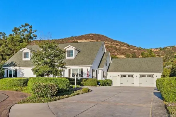 212 ACROPOLIS WAY