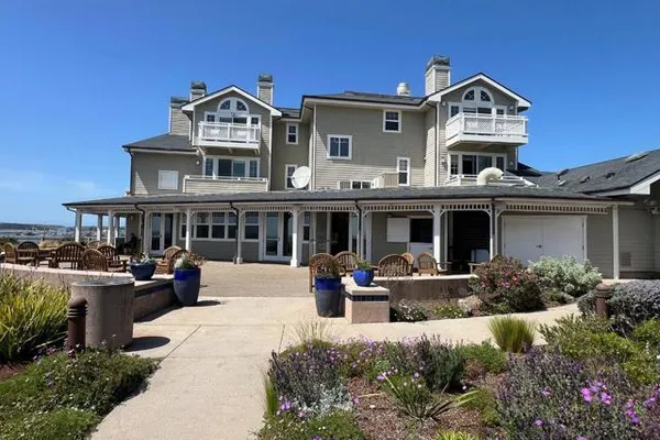 4100 CABRILLO HWY 101