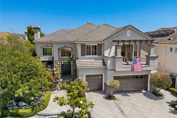 6 LAFAYETTE LN