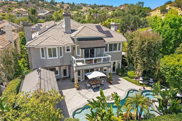 6 LAFAYETTE LN