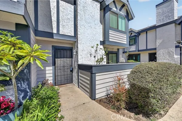 19231 SHERMAN WAY 27