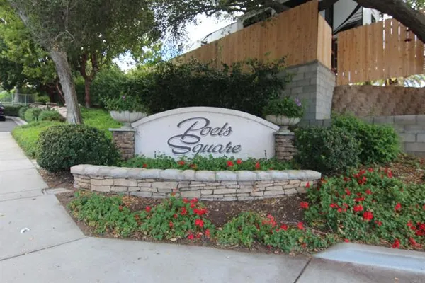 445 POETS SQ