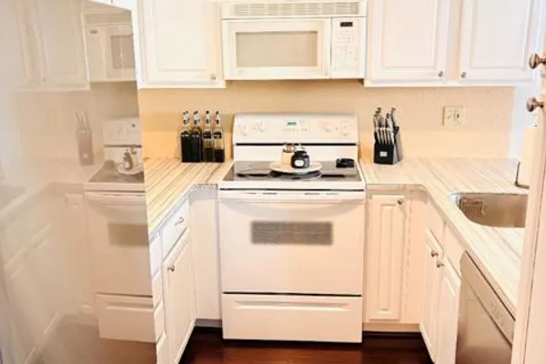 614 DEVLIN CT