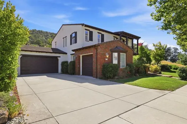 7121 EAGLE RIDGE DR