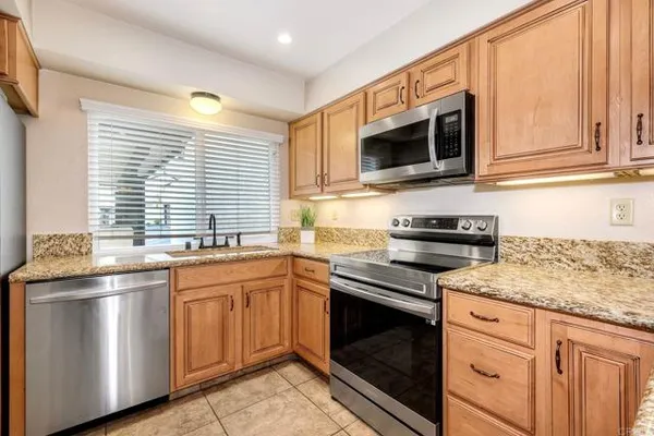 1312 HAWK LN