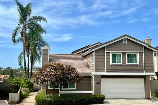 1036 ERIN DR