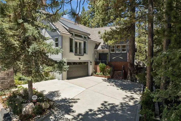 304 LAKE KNOLL DR