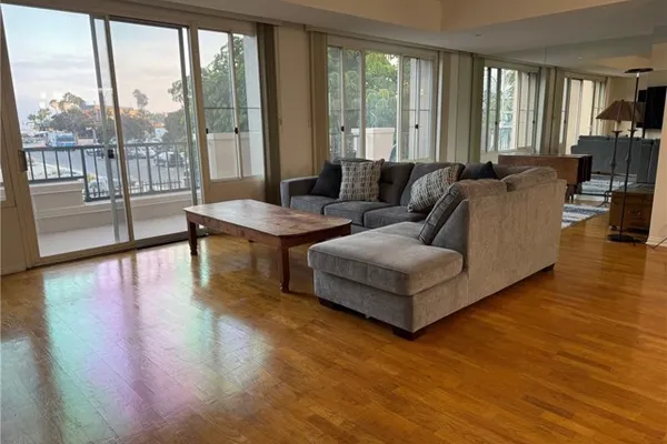 850 E OCEAN BLVD B3