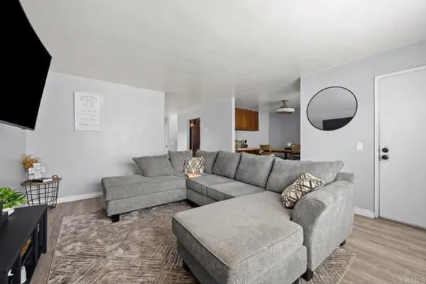 1640 MAPLE DR 2