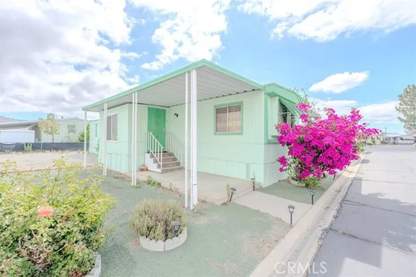 1499 OLD MOUNTAIN AVE SPC 96