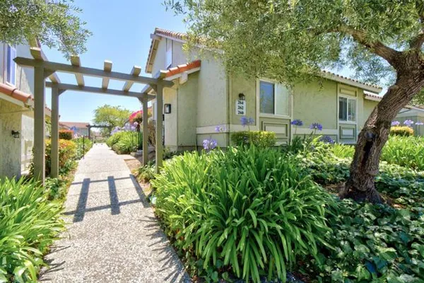 262 CRESTVIEW DR