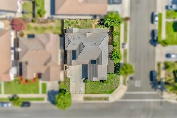 253 LILAC LN
