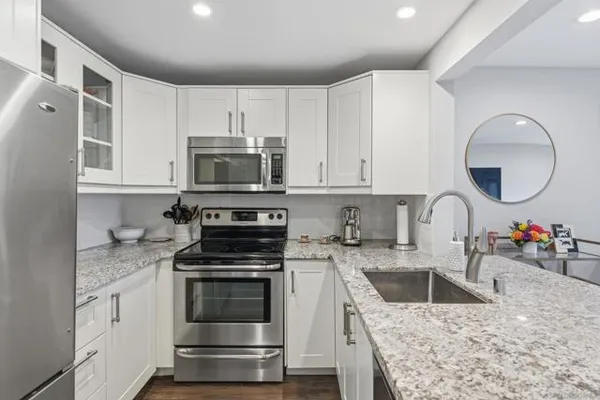 2960 BROADWAY 7