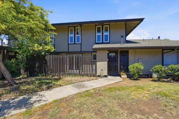 1806 CHINQUAPIN CT C