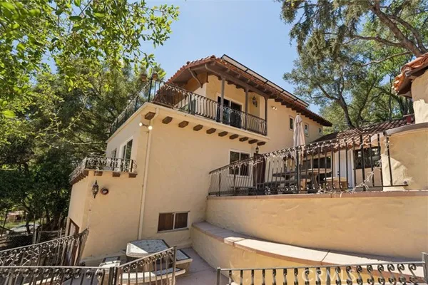 736 CRATER OAK DR