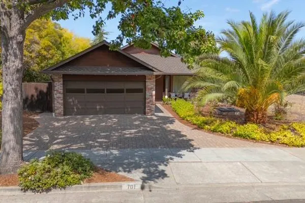 701 CHRISTINE DR