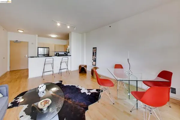 1 LAKESIDE DR 410