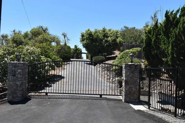 1549 SLEEPING INDIAN RD