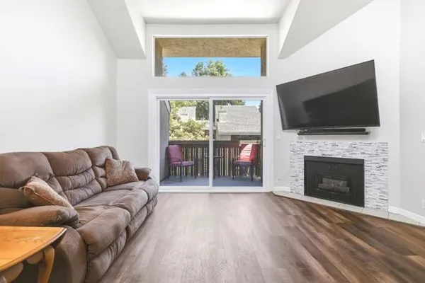 1485 DE ROSE WAY 218