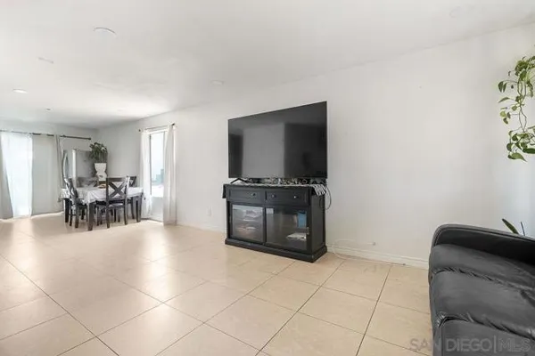 8166 PARADISE VALLEY CT