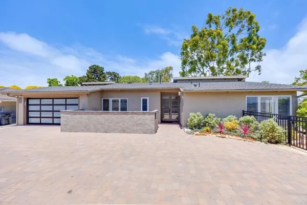 764 E SOLANA CIR