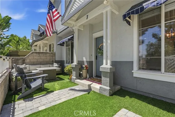 7 CORONADO CAY LN