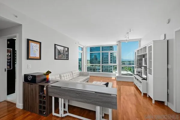 325 7TH AVE 1102