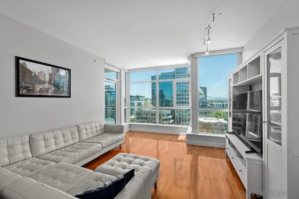 325 7TH AVE 1102
