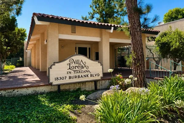 18307 BURBANK BLVD 131