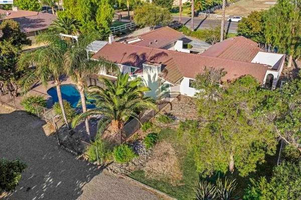 23110 LOS RANCHOS DR