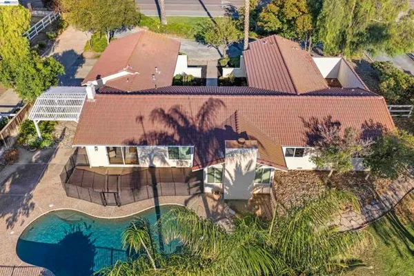 23110 LOS RANCHOS DR