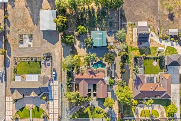 23110 LOS RANCHOS DR