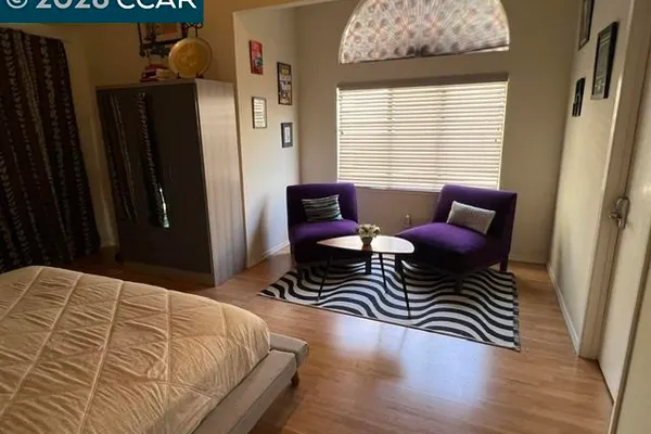 4 MOZDEN LN