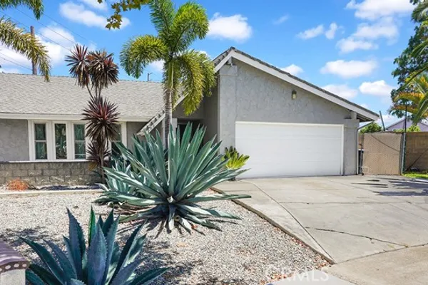 902 W ALPINE AVE